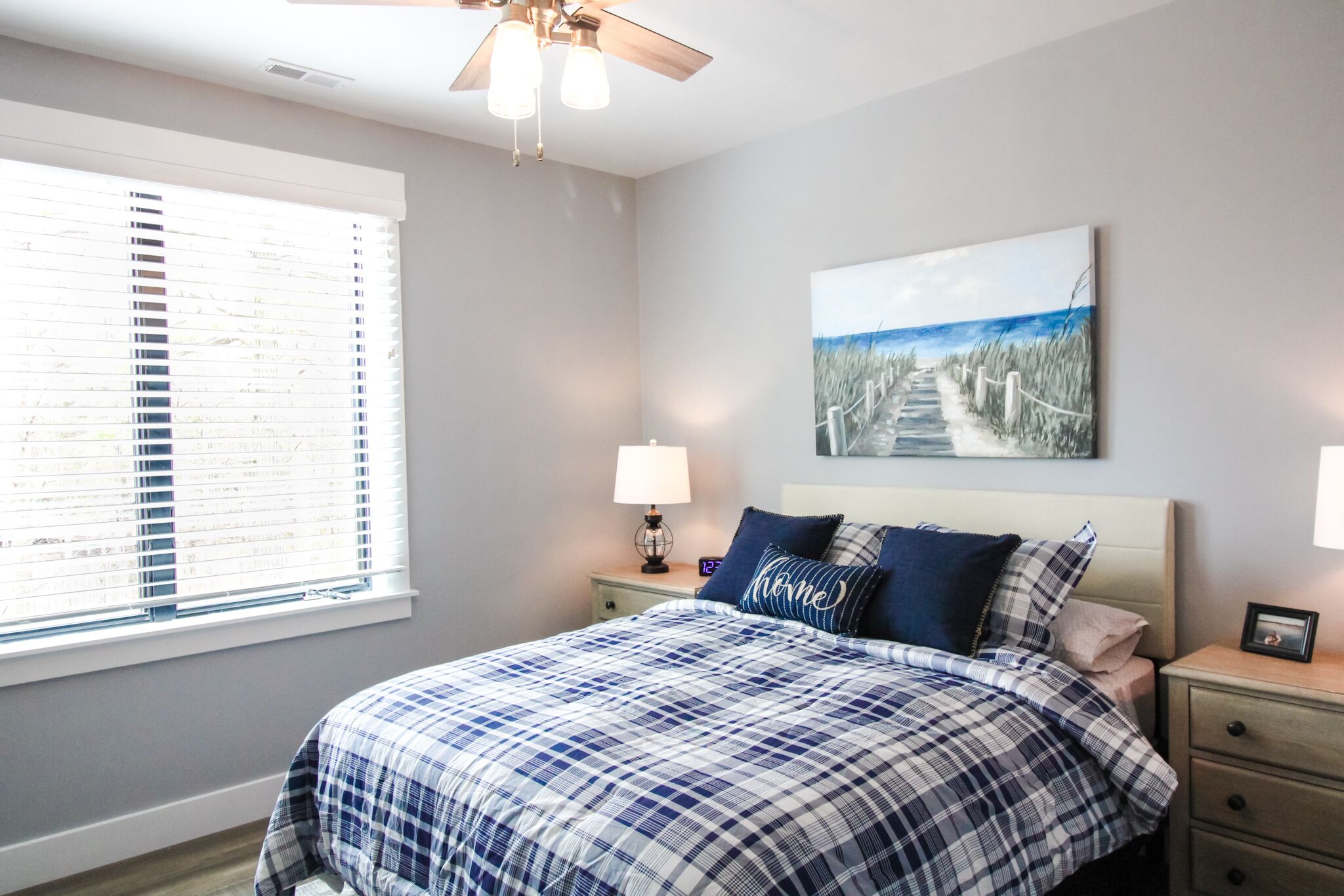 Bedroom 2 w/ Queen