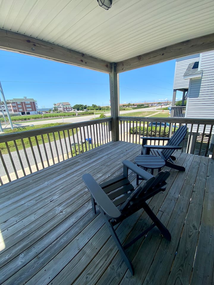 2nd Floor deck with sound views. AMAZING sunsets! Access from 2nd floor king bedroom.