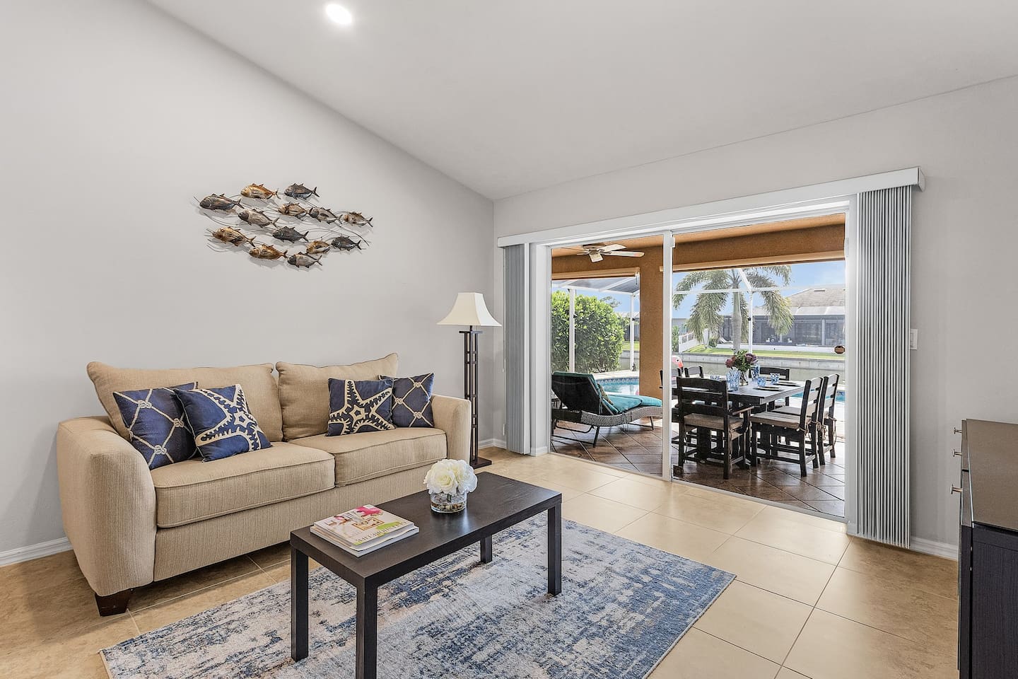 Charming open entry area — perfect as a reading nook or an extra sleep space, just steps from the pool!