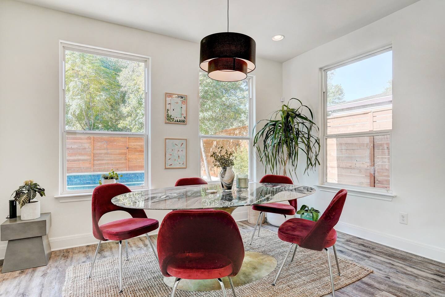 Dining area that features 5-person dining table