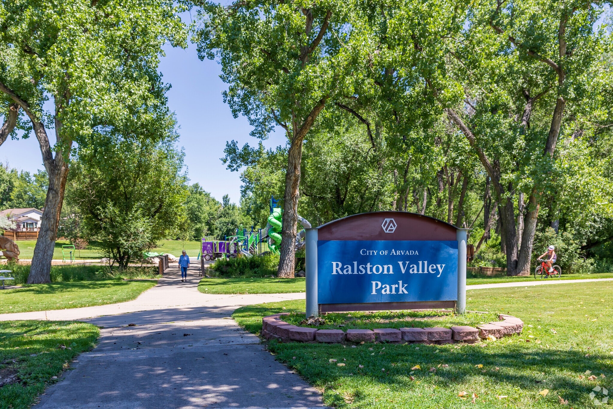 20+ parks along the creek trail