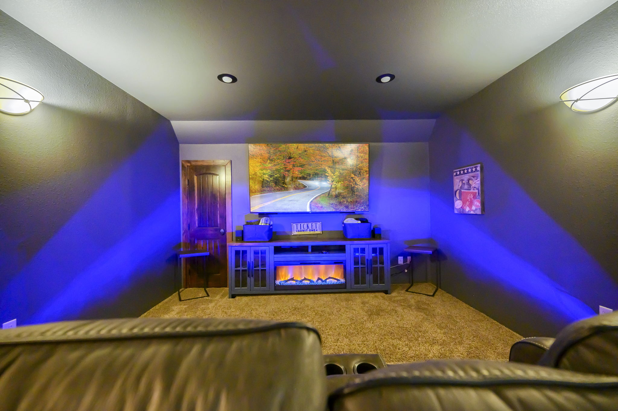 Multisport court + Theater + Pool Table + 4 King Beds + Privacy & Prime Location 5