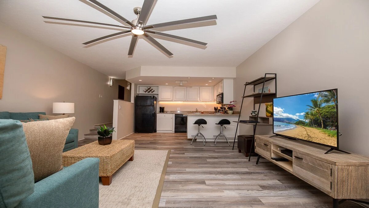 Spacious living room