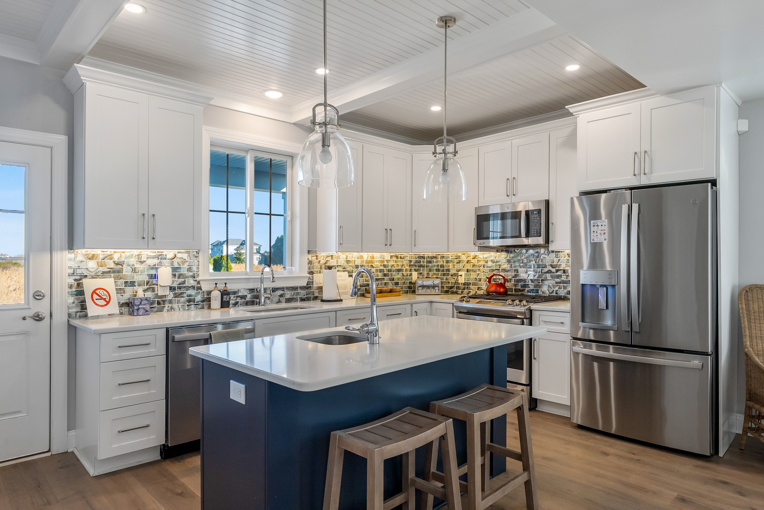 Large Kitchen With Island