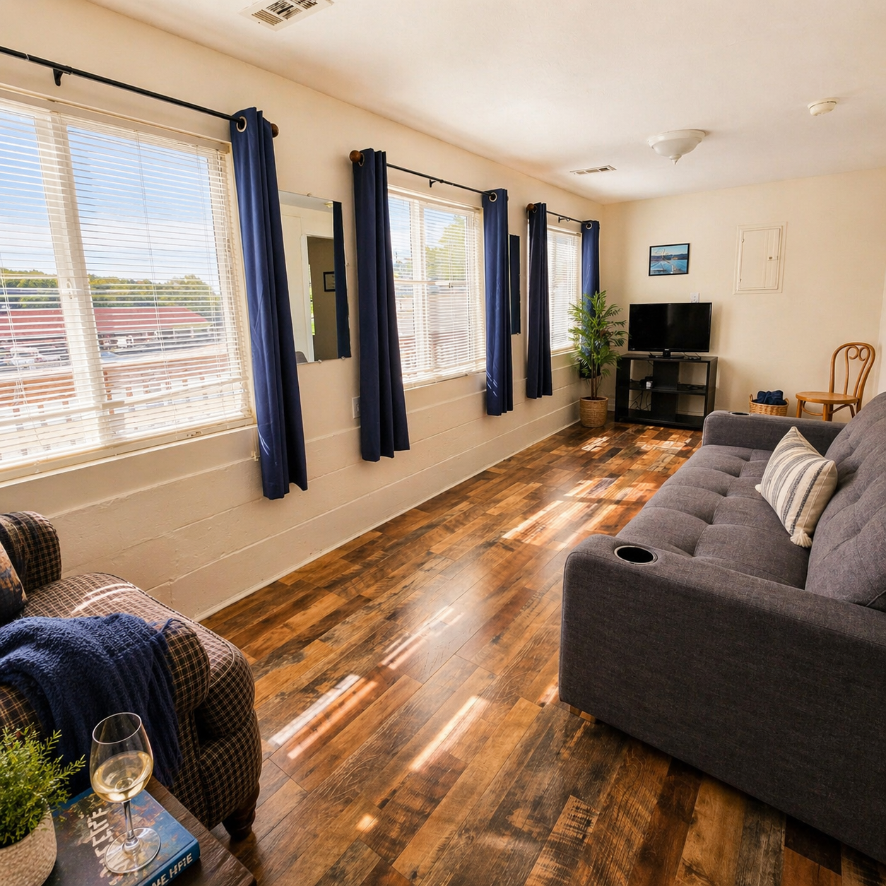 Bungalow #6 Living Room