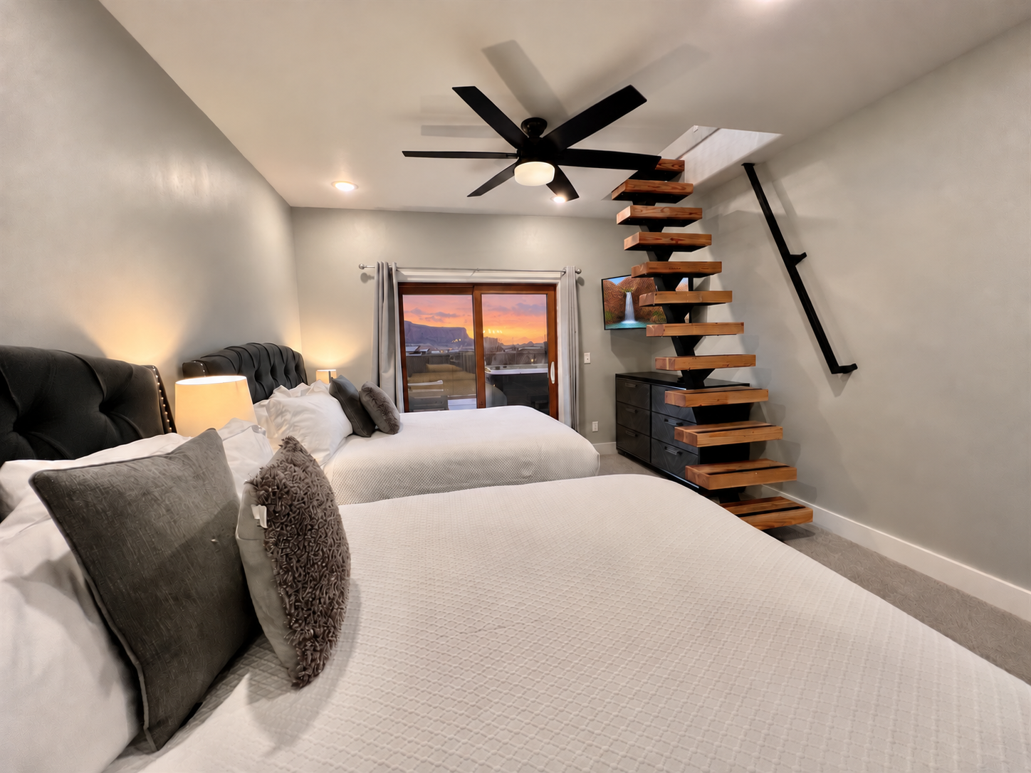 Guest Suite 4 Two Queens and Loft