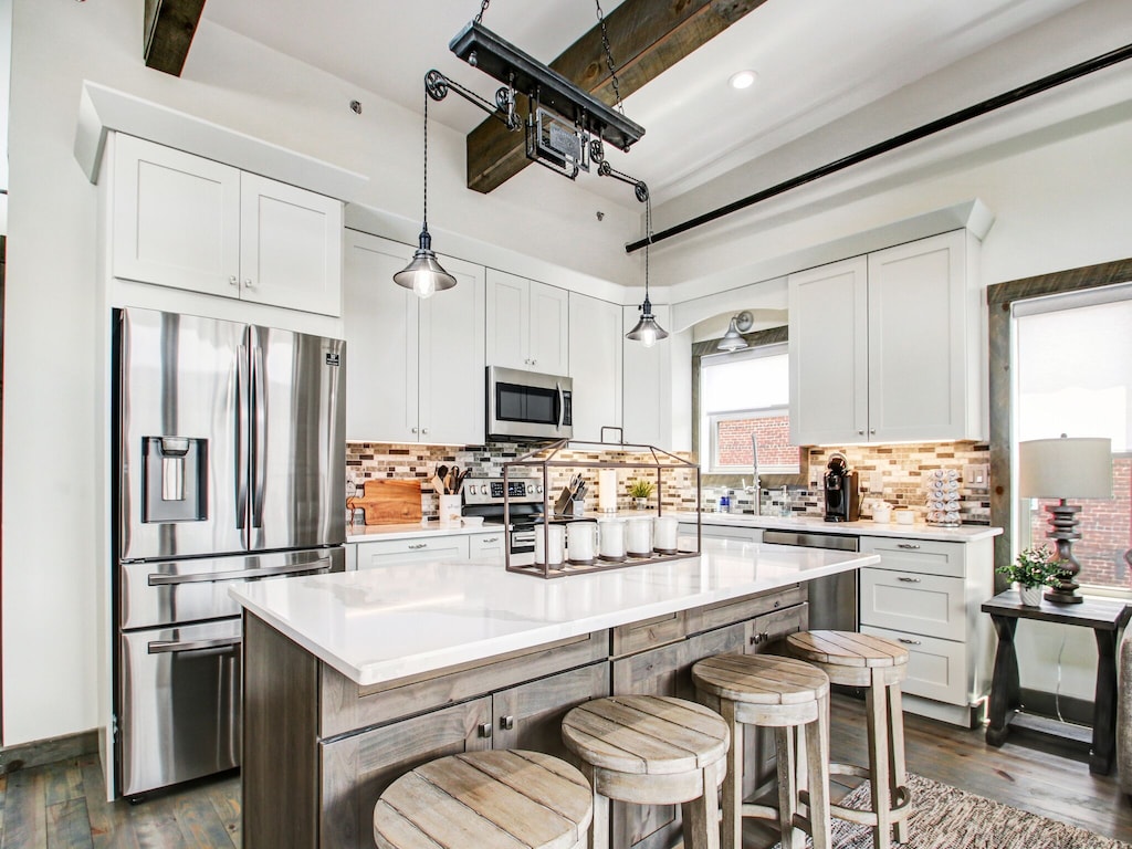 Blue Ridge Loft: Kitchen