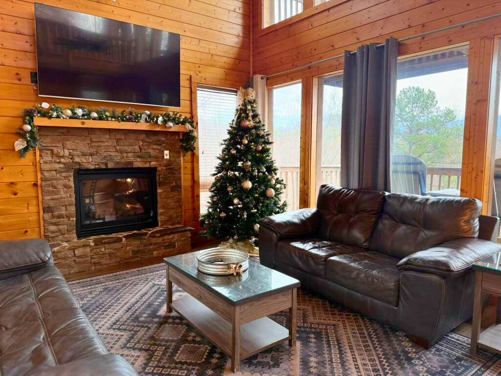 The ultimate living space for winter relaxation! Settle in and feel the magic where memories are made.