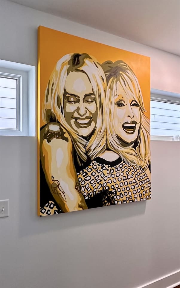Custom canvas with Miley and Dolly @jesszillarose
