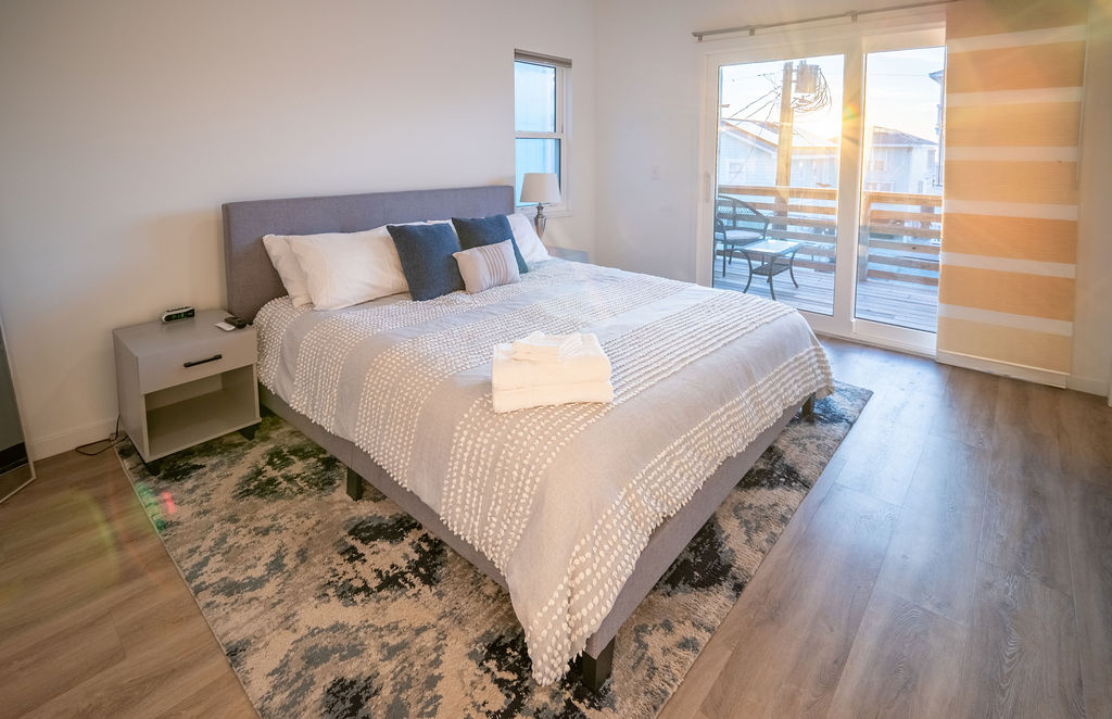 Bed & bath linens provided
