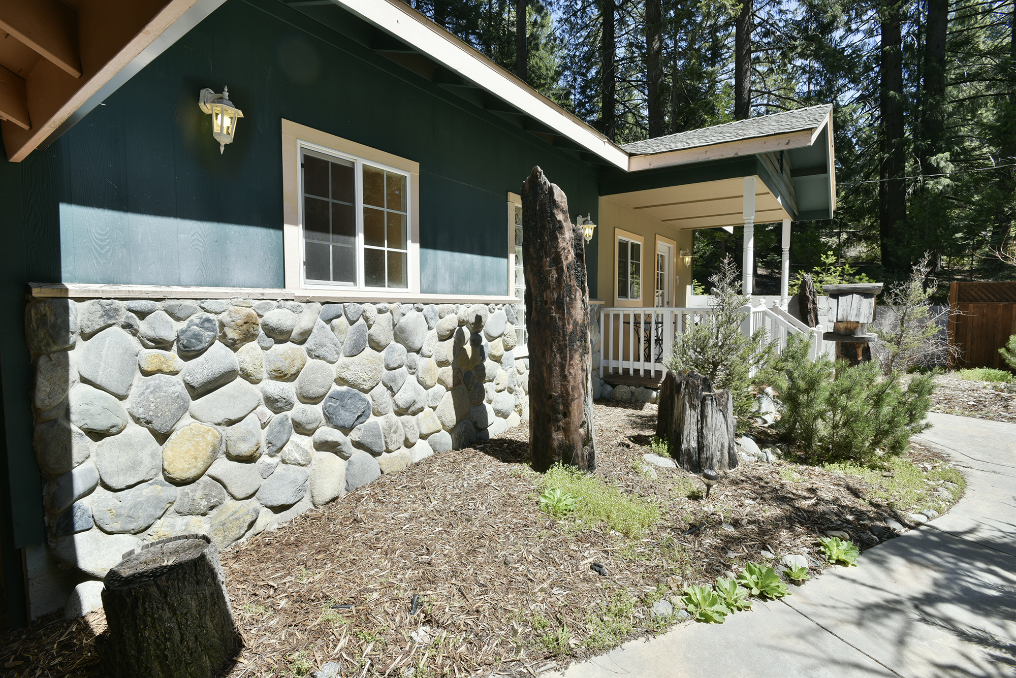 Summit Cottage — Mt. Shasta, CA — vacation rental