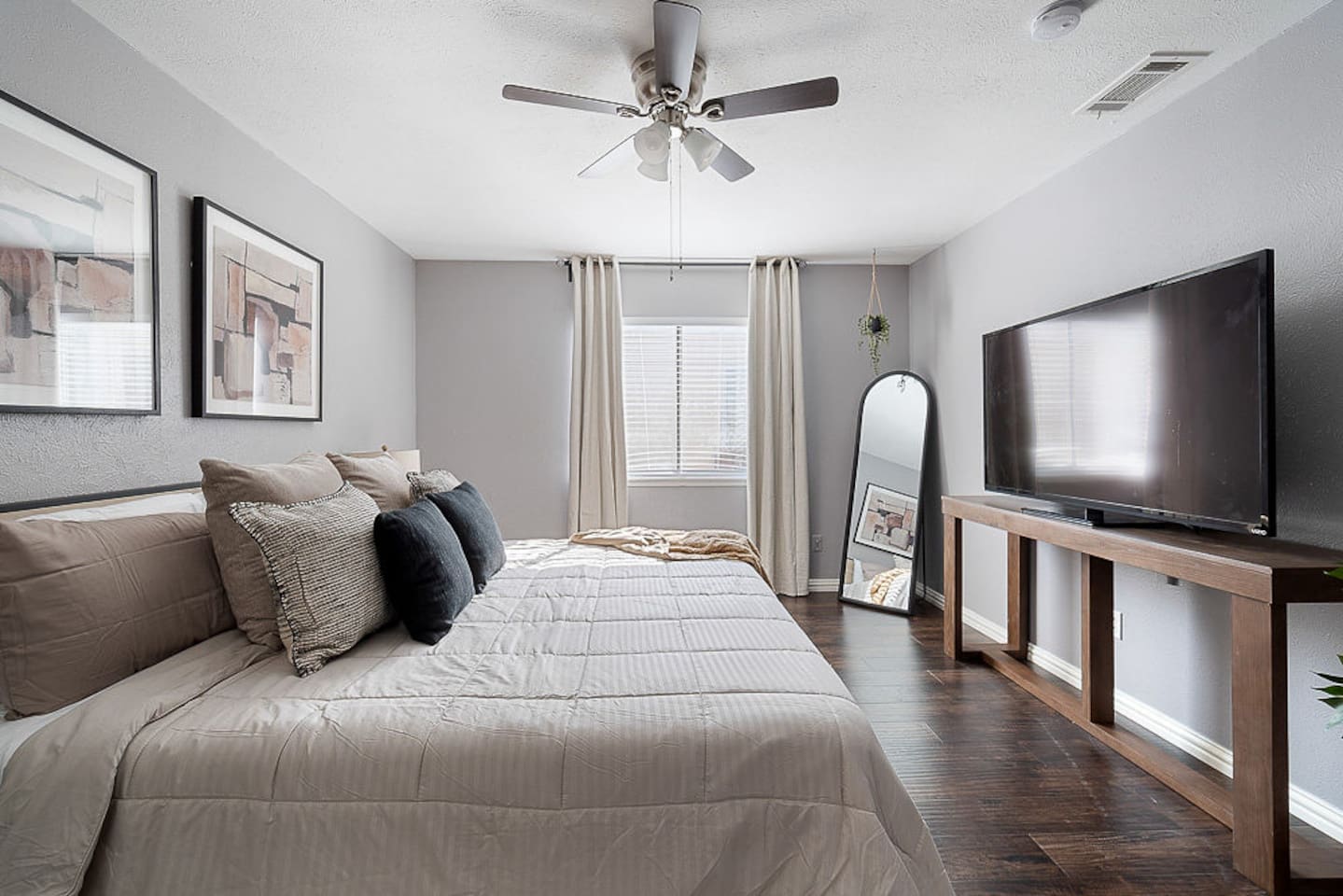 Find refreshment in the master bedroom with a king-sized bed and a private, attached bathroom for your ultimate comfort