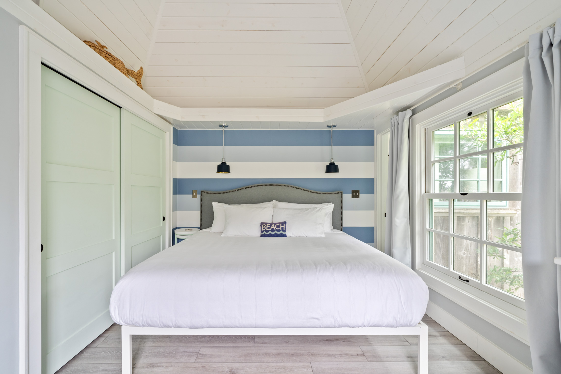 NAUTICAL BEDROOM - king size bed