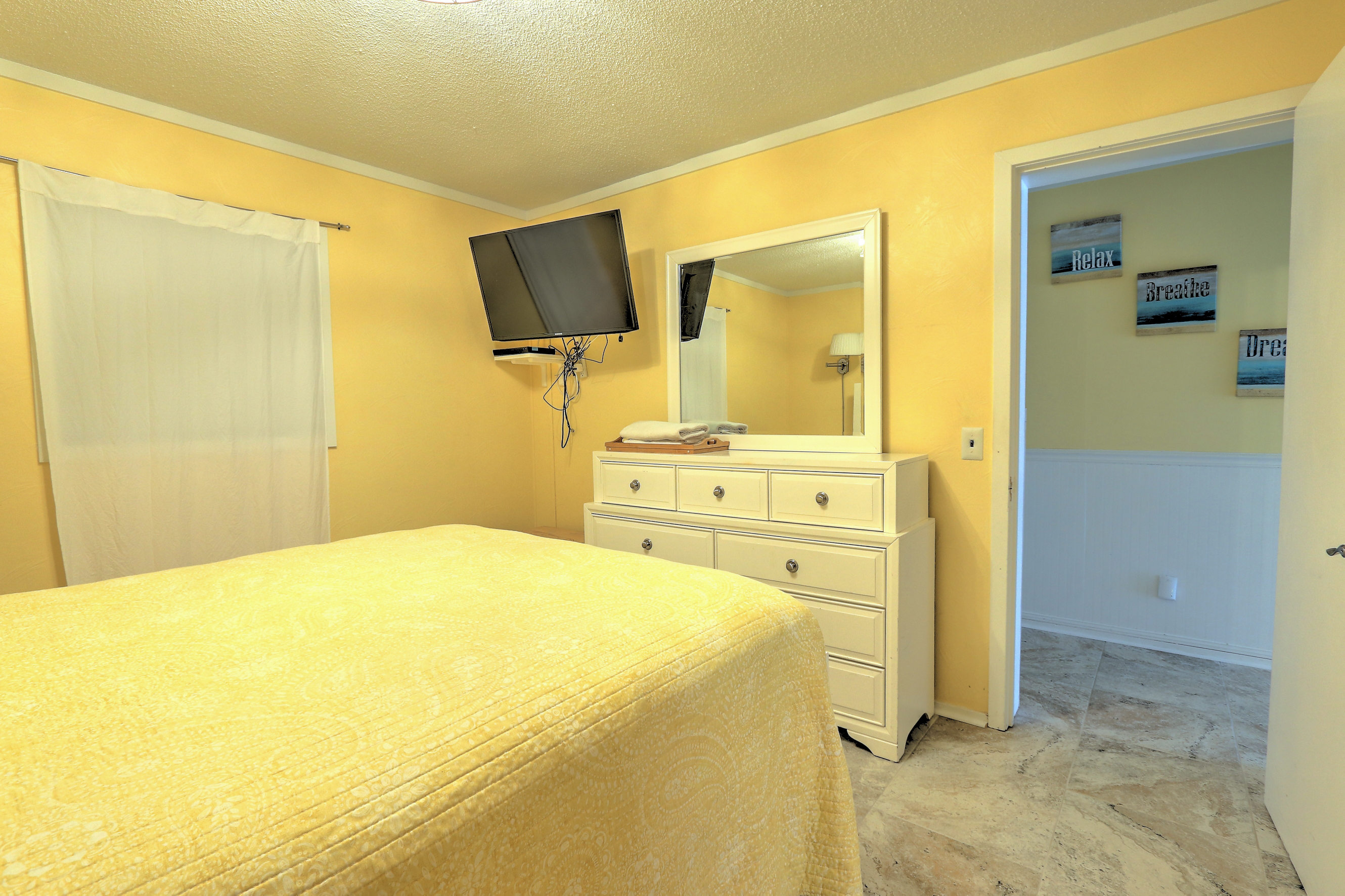 Master Bedroom Queen Adjustable Bed