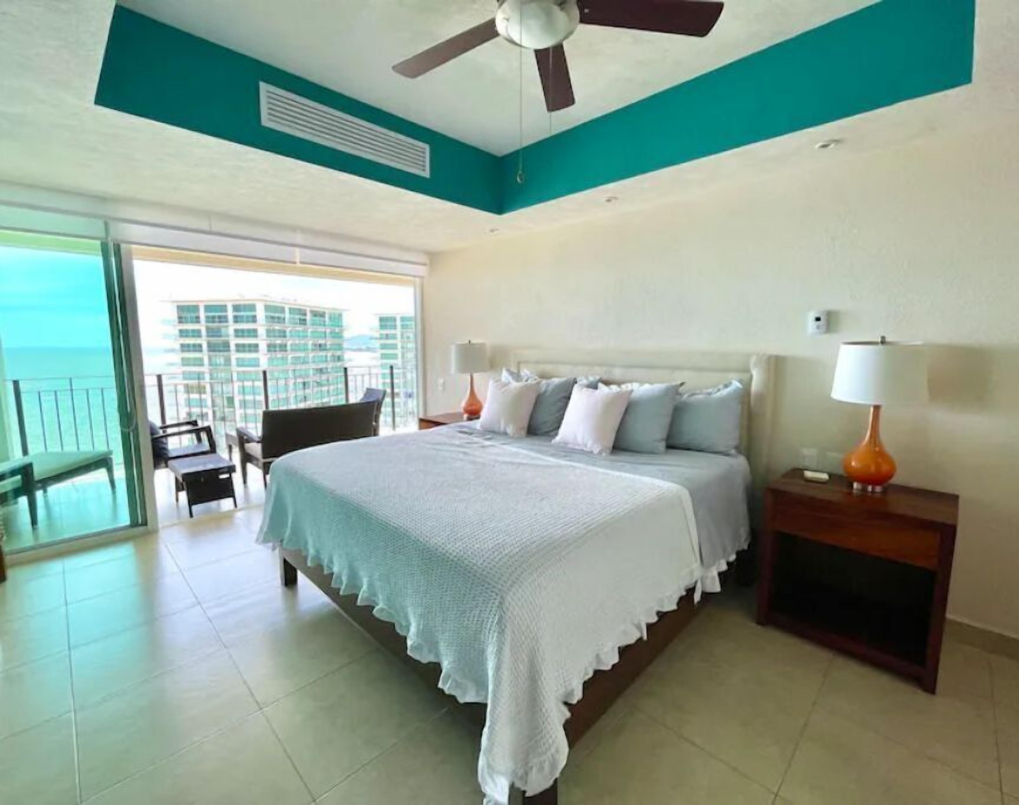 King size bed in the bedroom