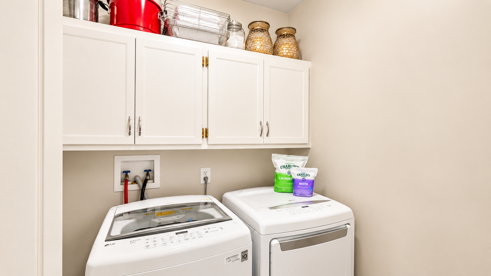 🧺 Full-size laundry with complimentary hypoallergenic detergent, dryer sheets, iron and garment steamer.