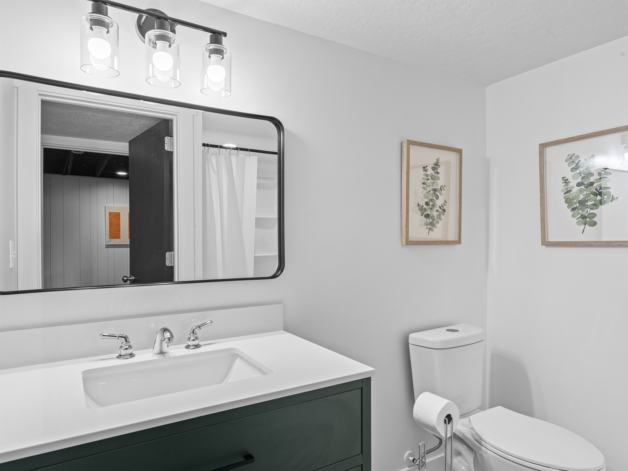 Retro Retreat: Bathroom 3