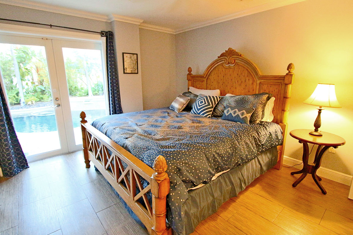 Downstairs king bedroom