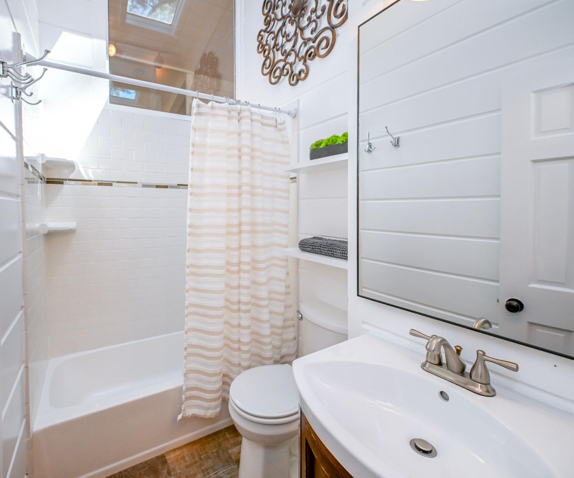 Primary ensuite 2 bathroom