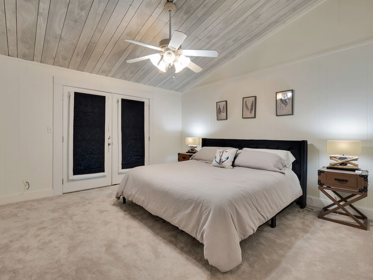 Upstairs, king bed, patio over front yard
