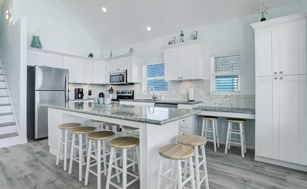 a970aeb6323348d2b0dbe5fa8a17544f | Beachhouse | Texas | TX | Vacation Homes | Galveston | Crystal Beach | Kokomo | Breezy Days | Beachfront Elegance | Sunrise Serenity | Southern Sands Property Management, LLC