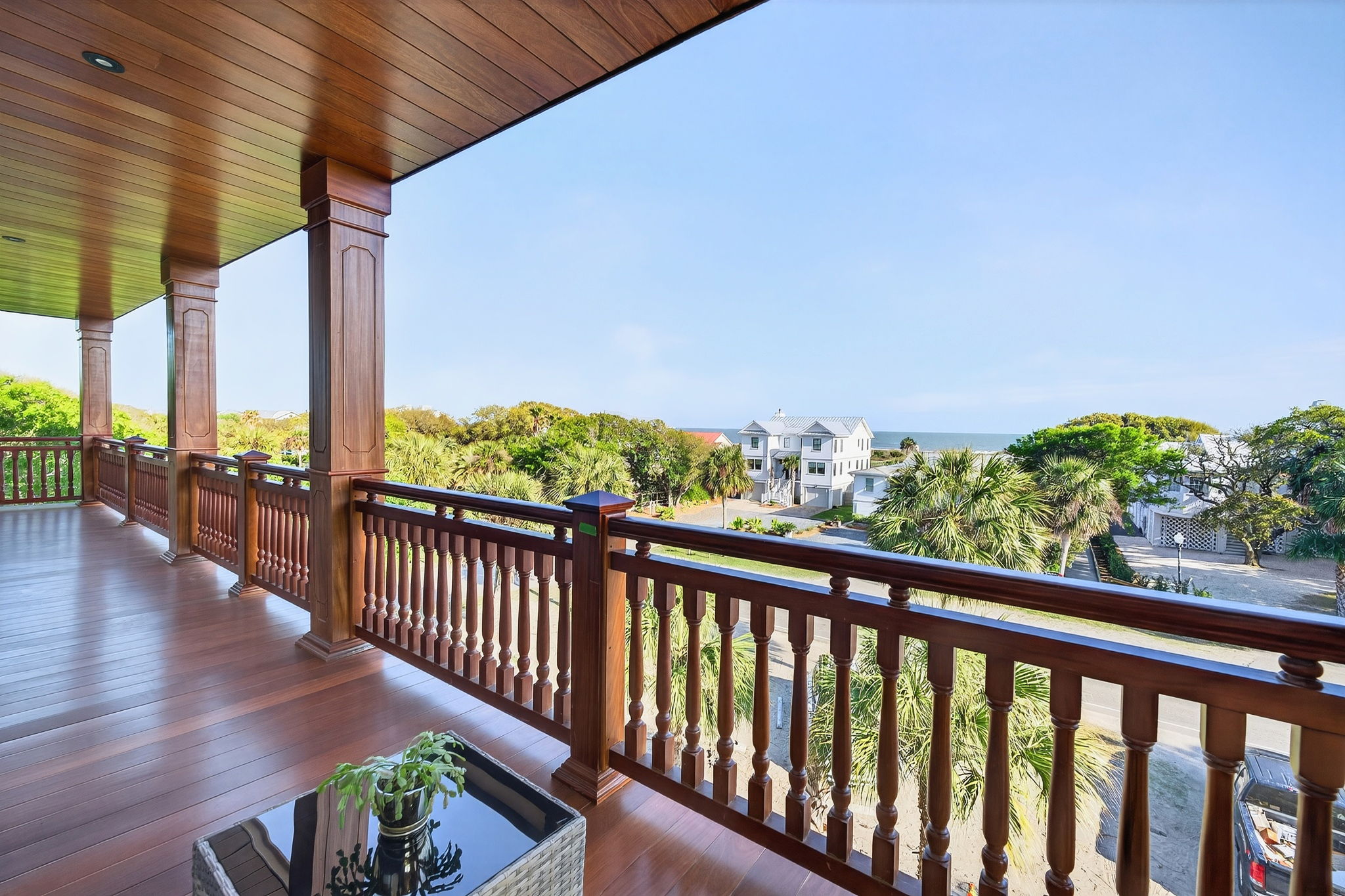 Front Porch | Rosewood Retreat | 2605 Palm Blvd, Isle of Palms, SC | IOP Escapes