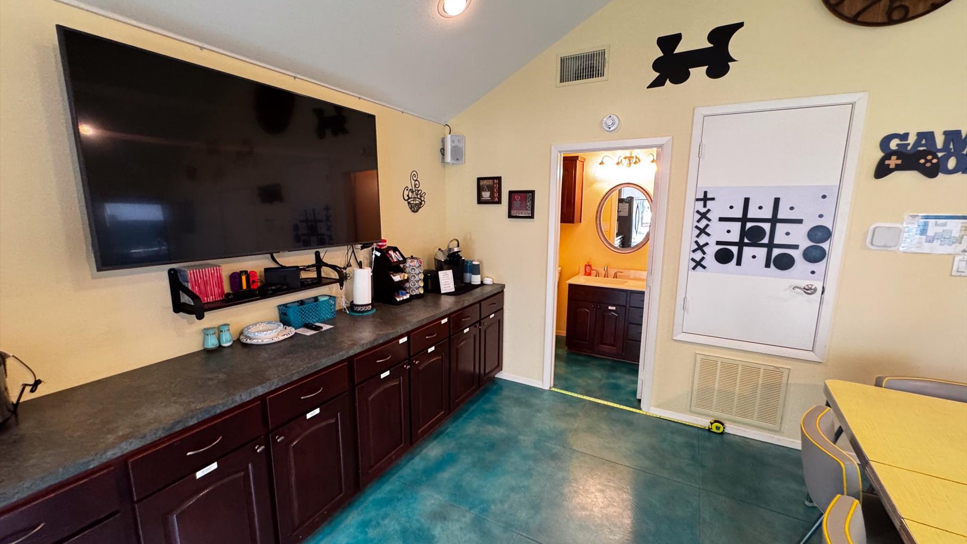 Bonus room looking into the bathroom. 