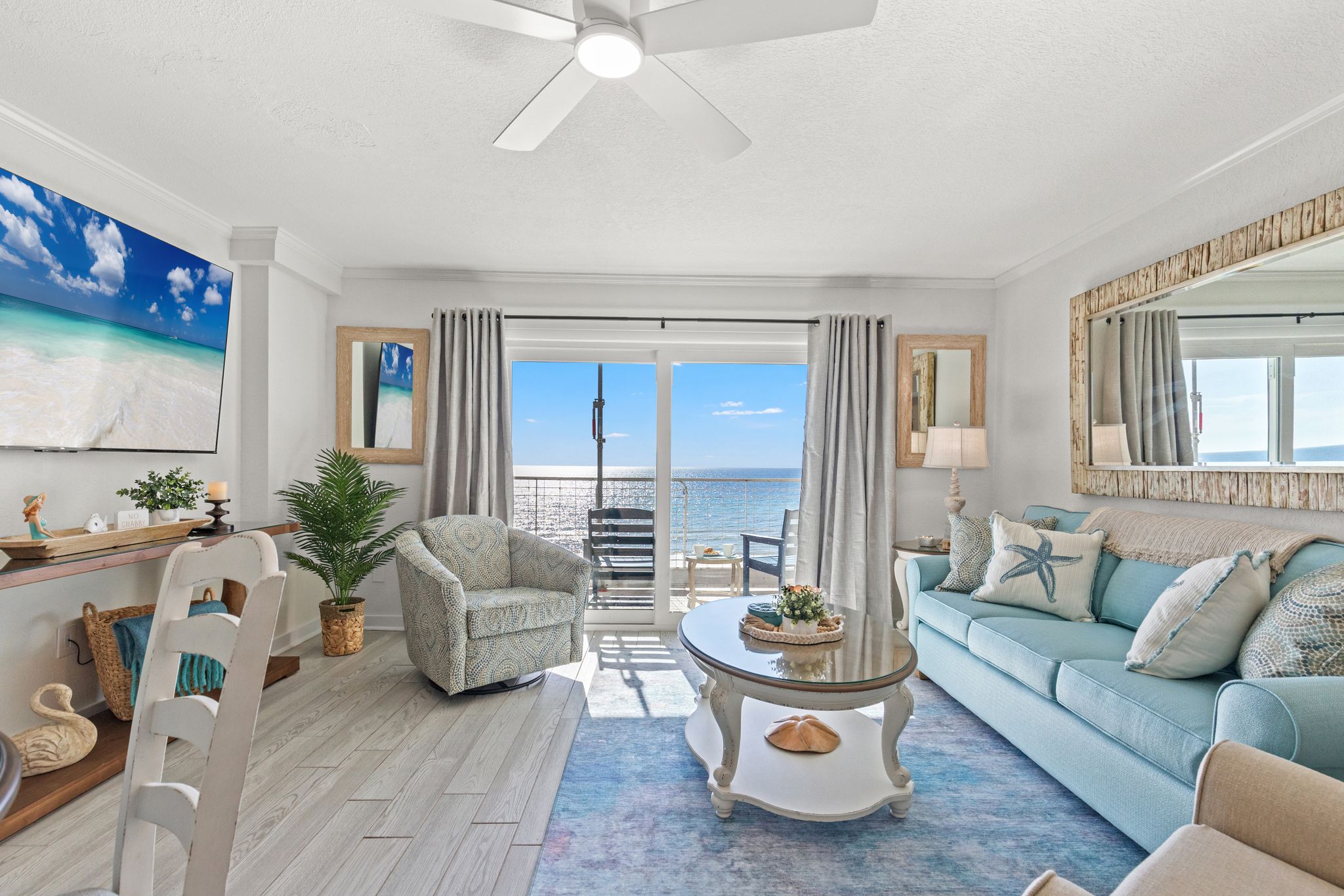 Step right out to the wraparound balcony and take in a breathtaking, wide-open Gulf view—so close and so endless, it truly feels like you’re sitting on top of the ocean.