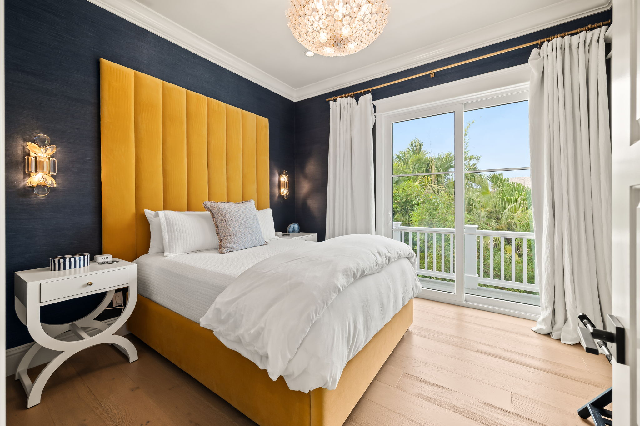 Queen suite, full bathroom, private balcony