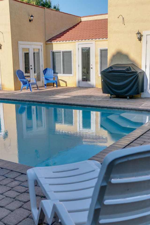 Lounge by the Pool