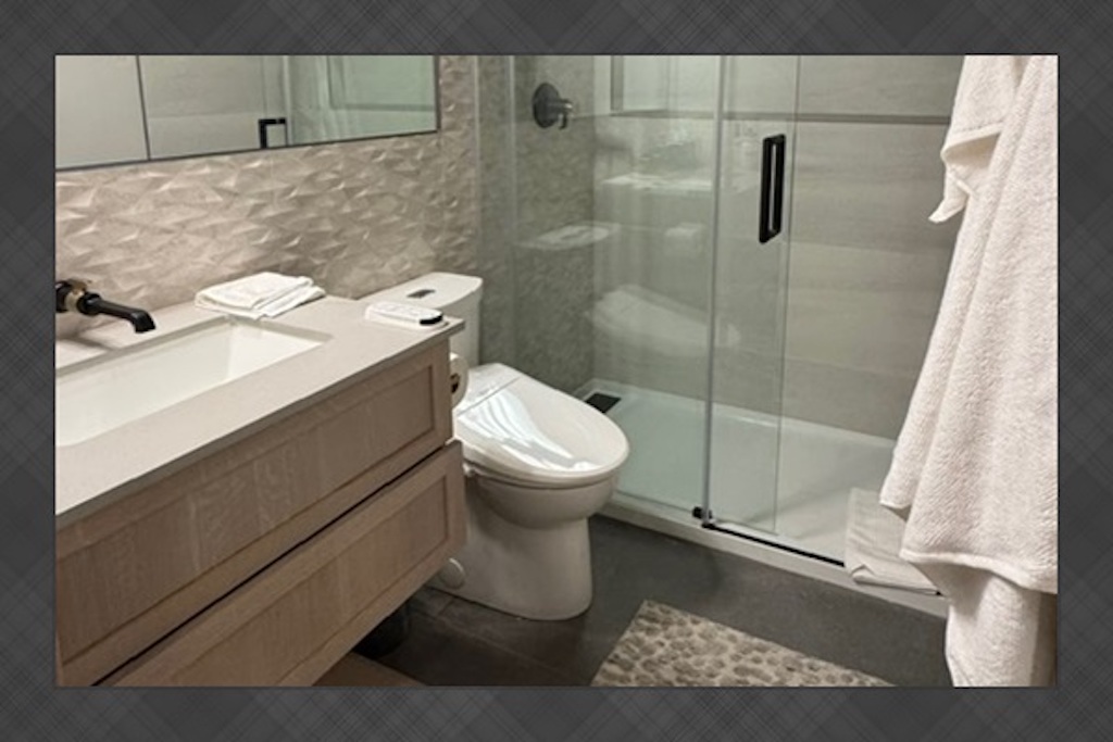 King Primary Bathroom