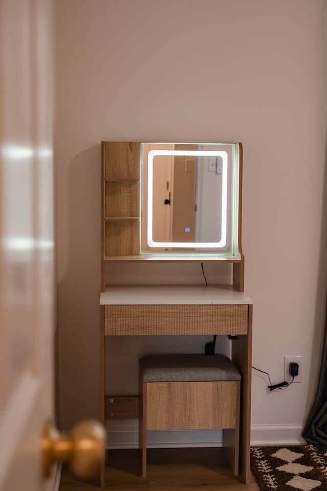 Get ready here. No one waits for vanity space at Luxe Nova!