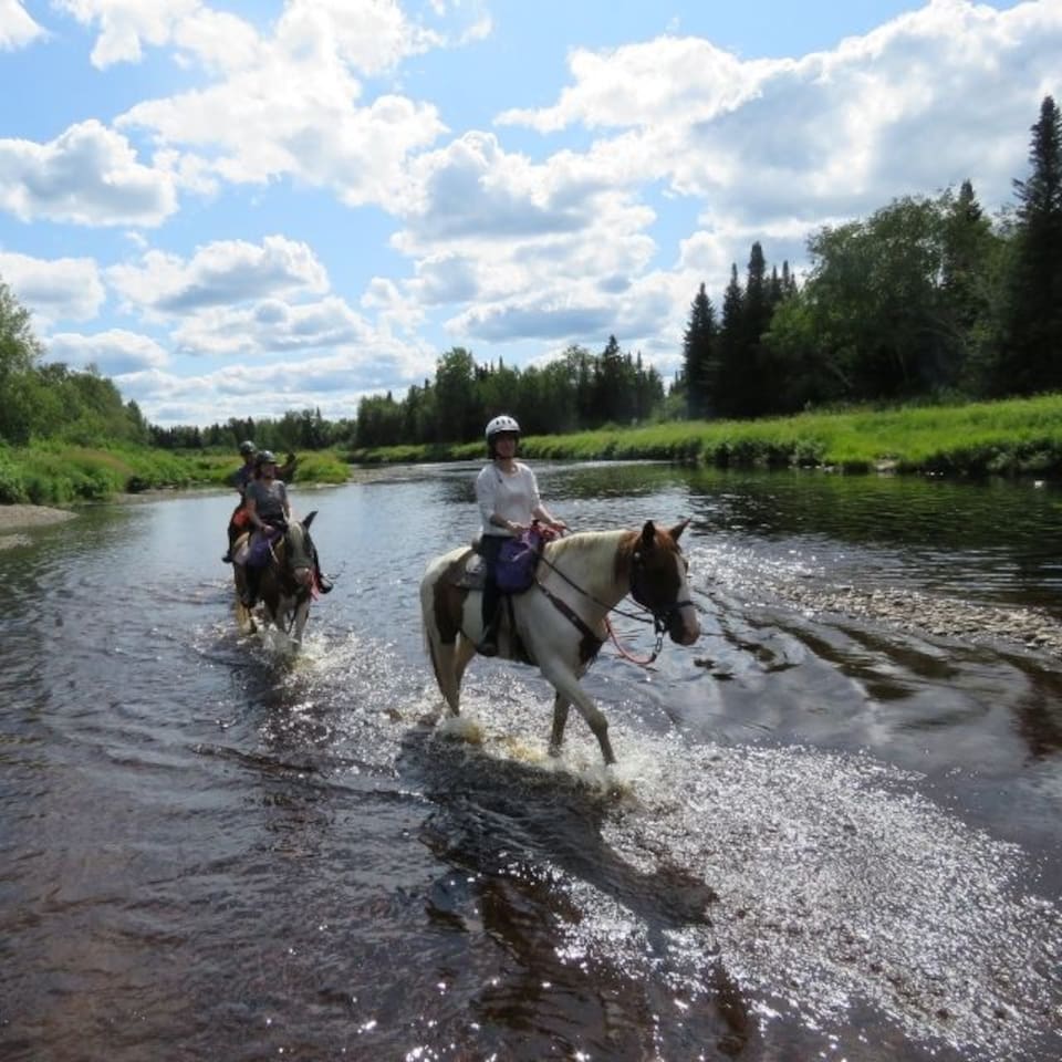 Randonnée à cheval à la pourvoirie Daaquam.