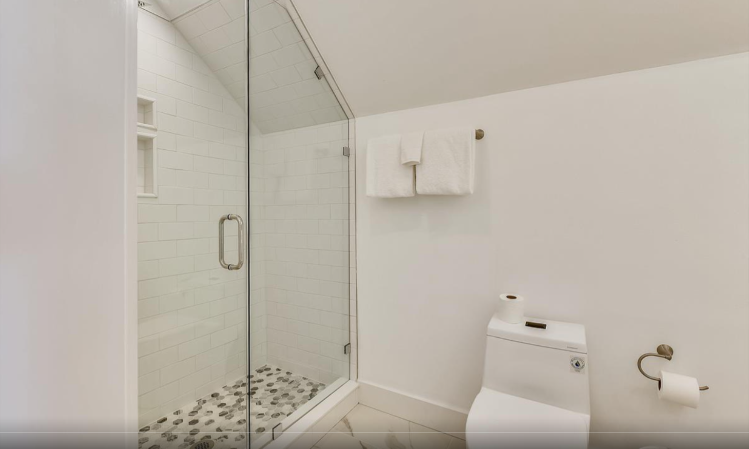 3rd floor bathroom with Shower