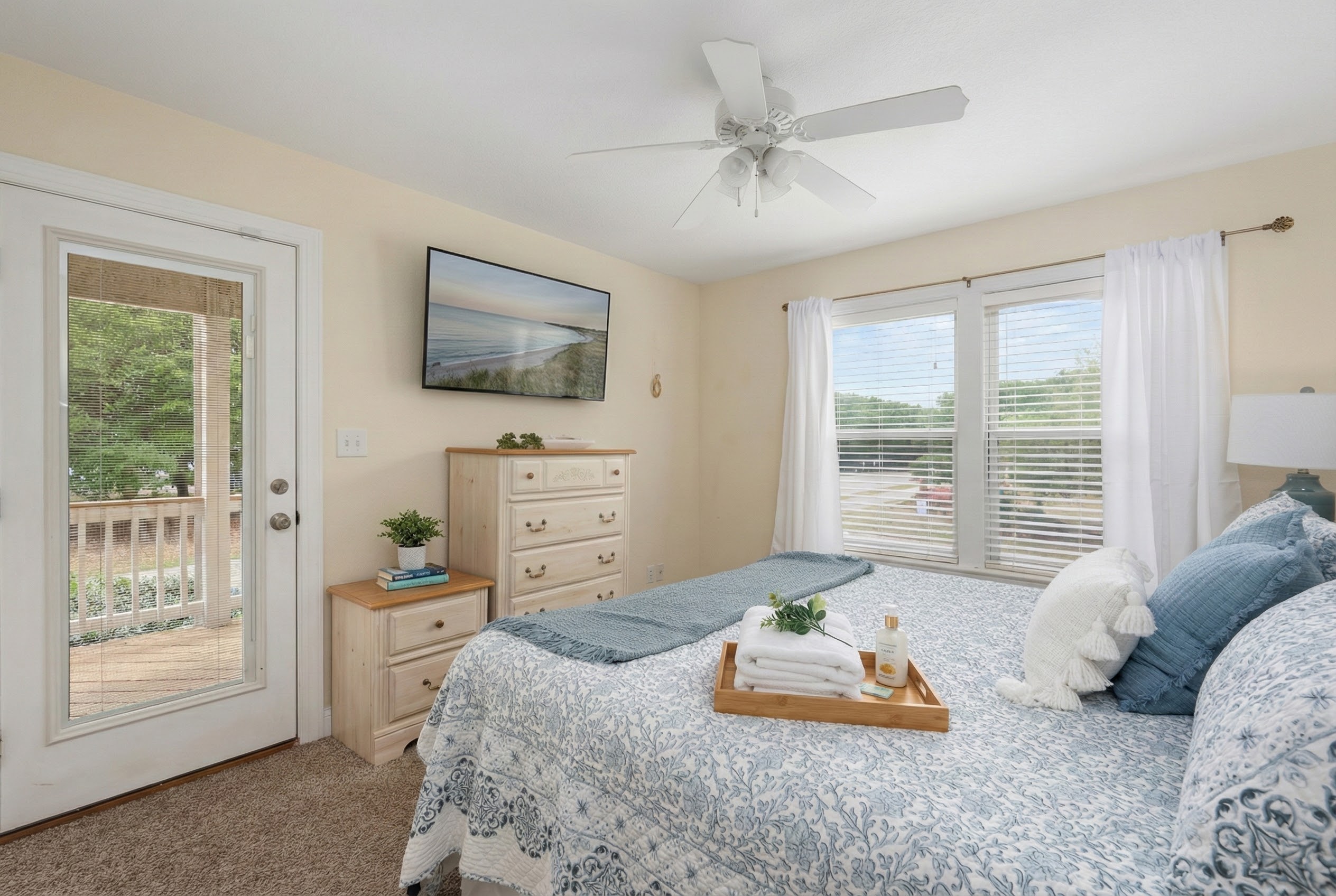 Soundside Pearl — Master Suite