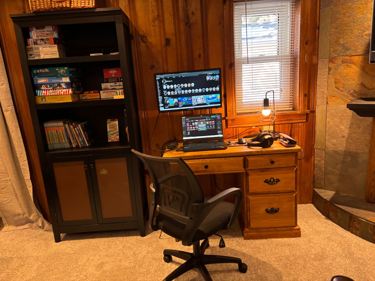 Perfect set-up for the gamers of the group. 