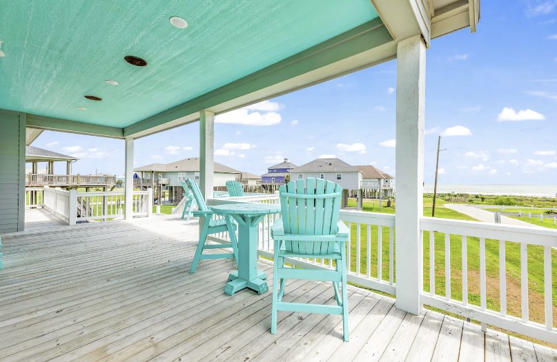 aabca025b8ef43e9997bbe8de597c11f | Beachhouse | Texas | TX | Vacation Homes | Galveston | Crystal Beach | Kokomo | Breezy Days | Beachfront Elegance | Sunrise Serenity | Southern Sands Property Management, LLC