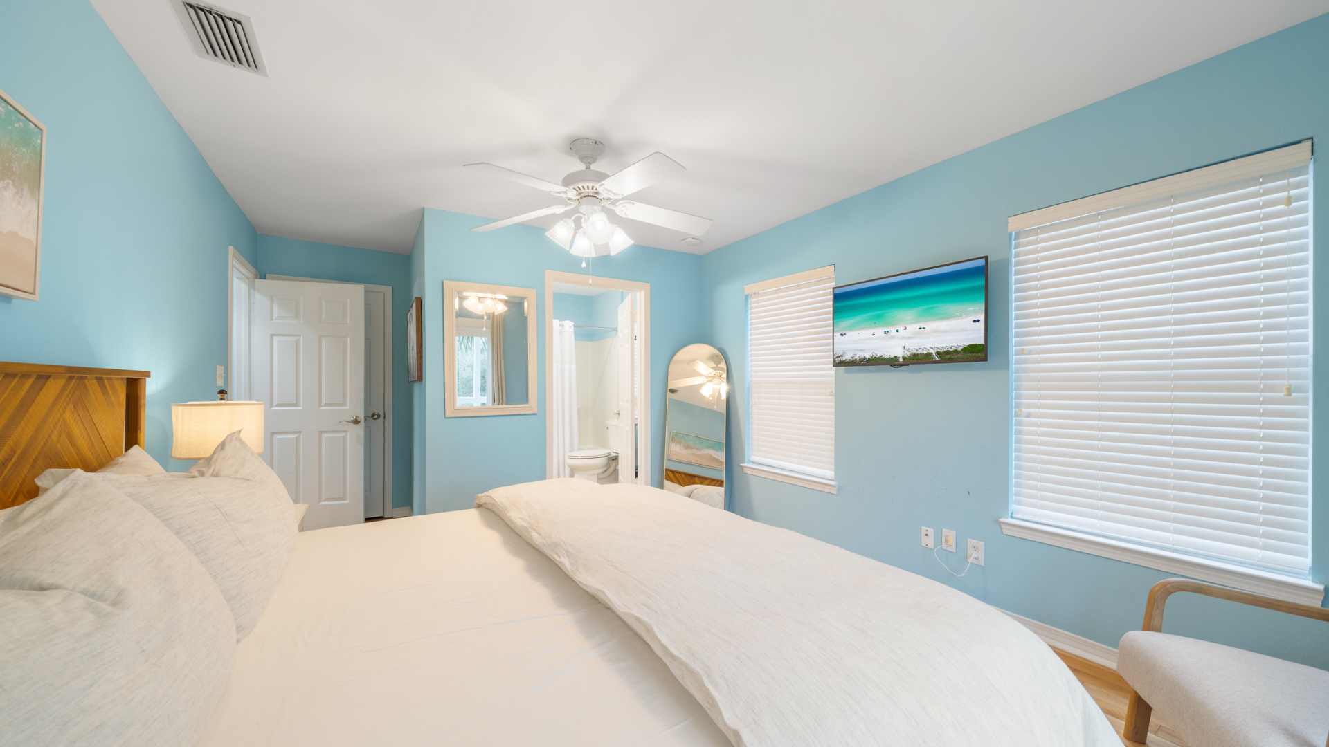 Surf Room (Master Bedroom - 2nd Floor)