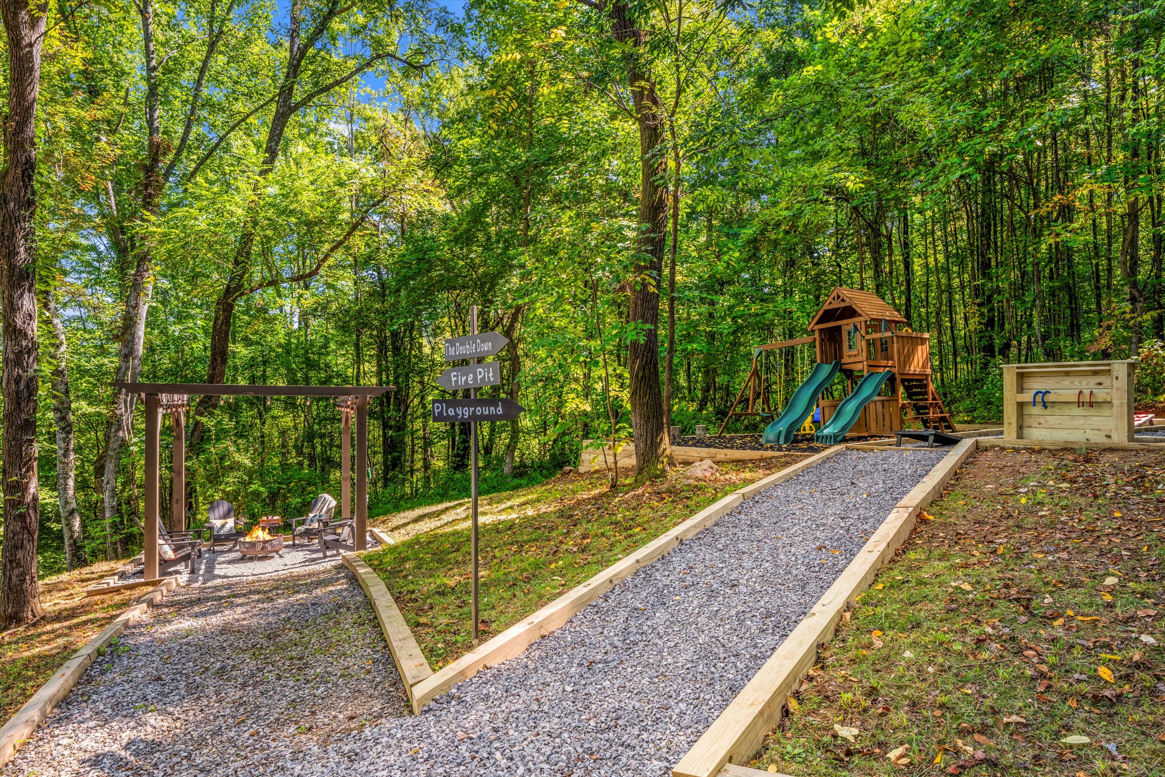 🪧 Choose your adventure: slides or s’mores? Either way, it’s a win. Bonus: your kids will be asleep by 8.
