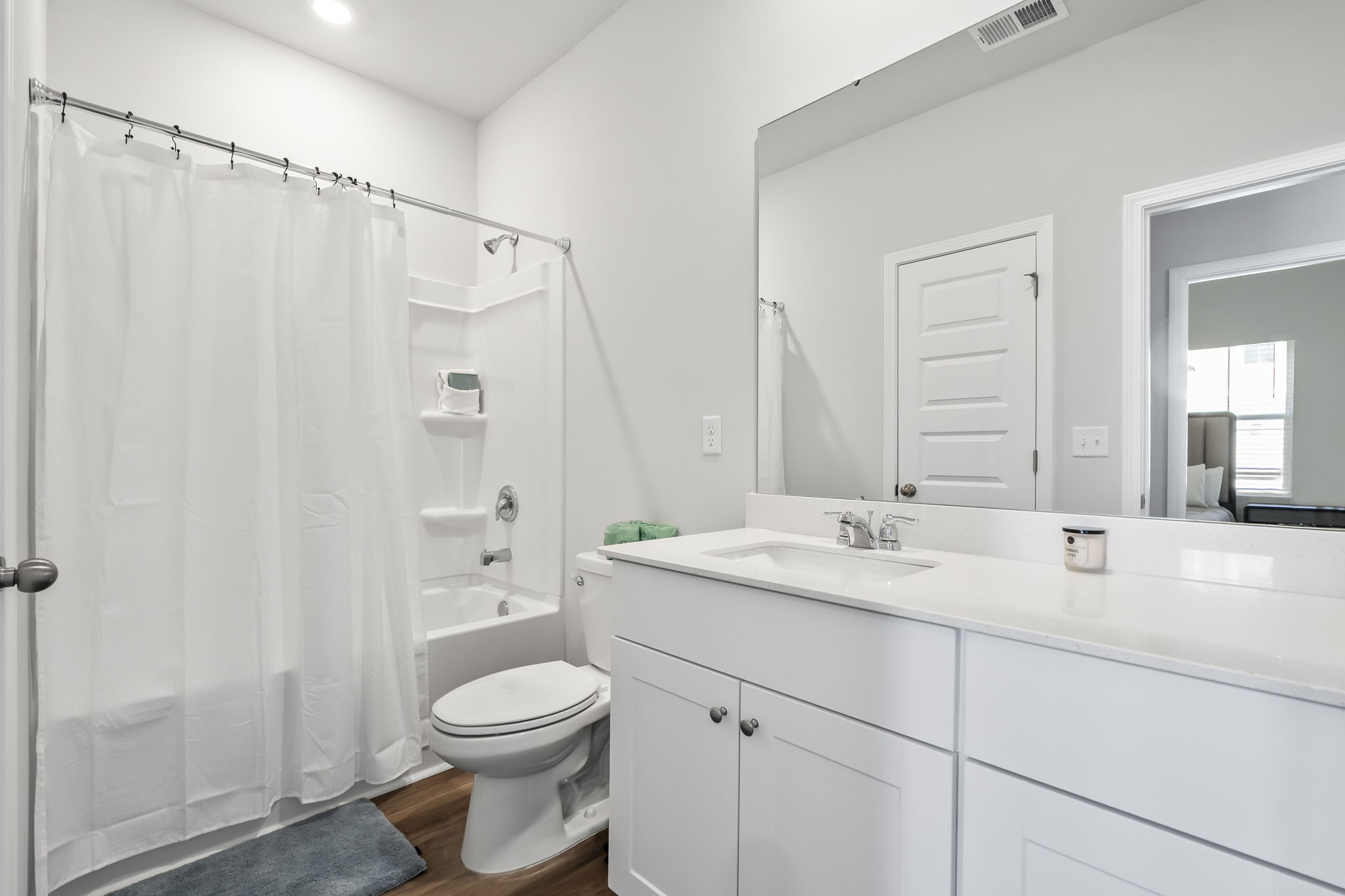 Downstairs full bathroom