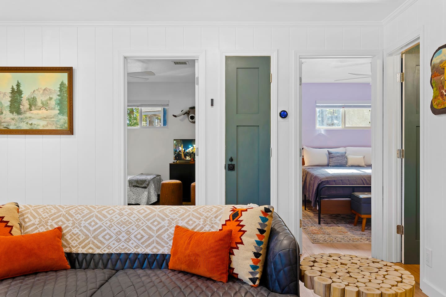 A view of the bedrooms side-by-side.