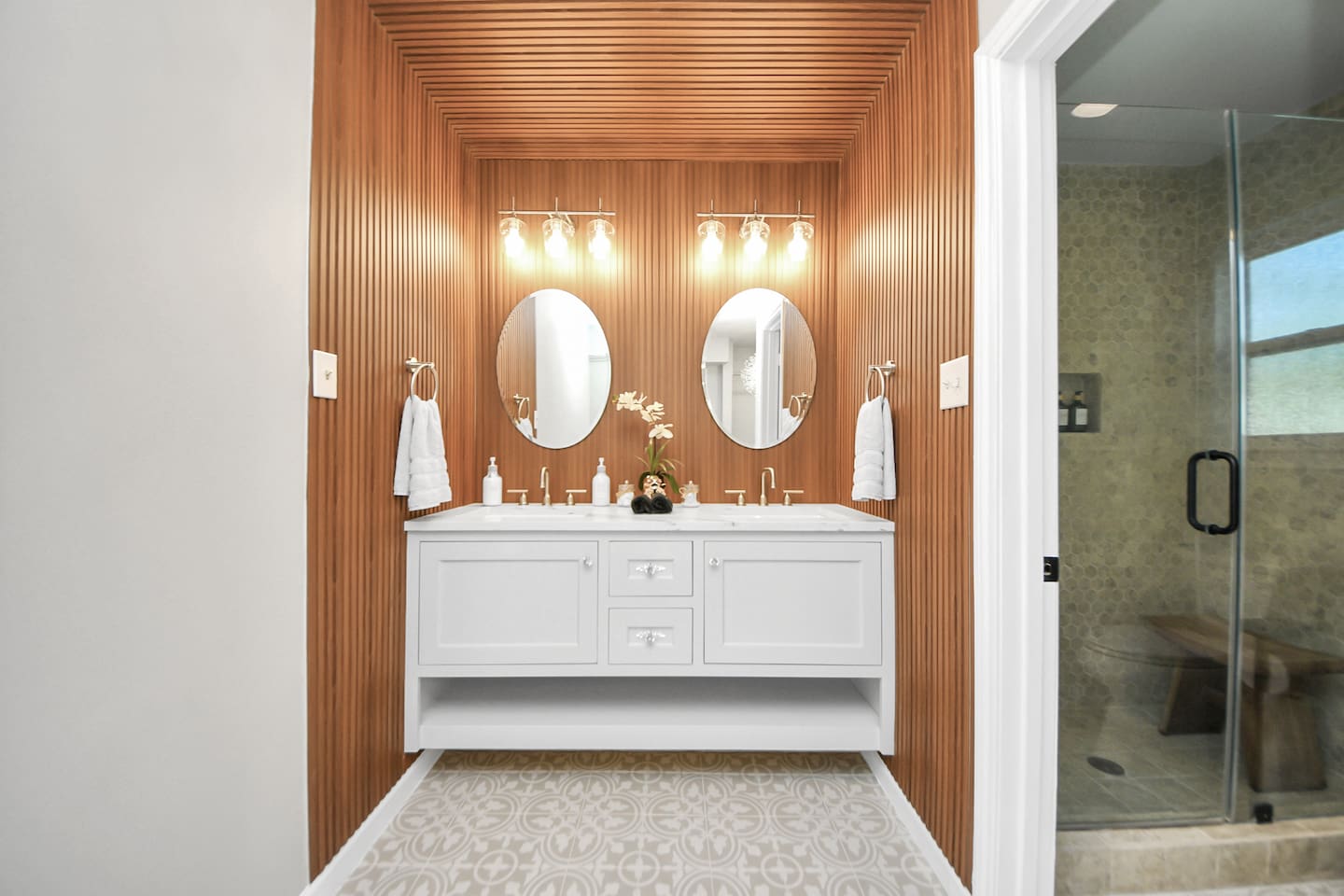 Vanity station for Bedroom #4