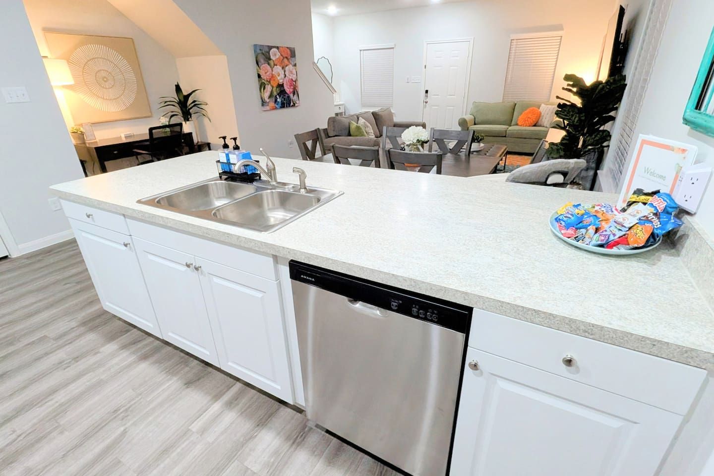 Cozy up to the large island!