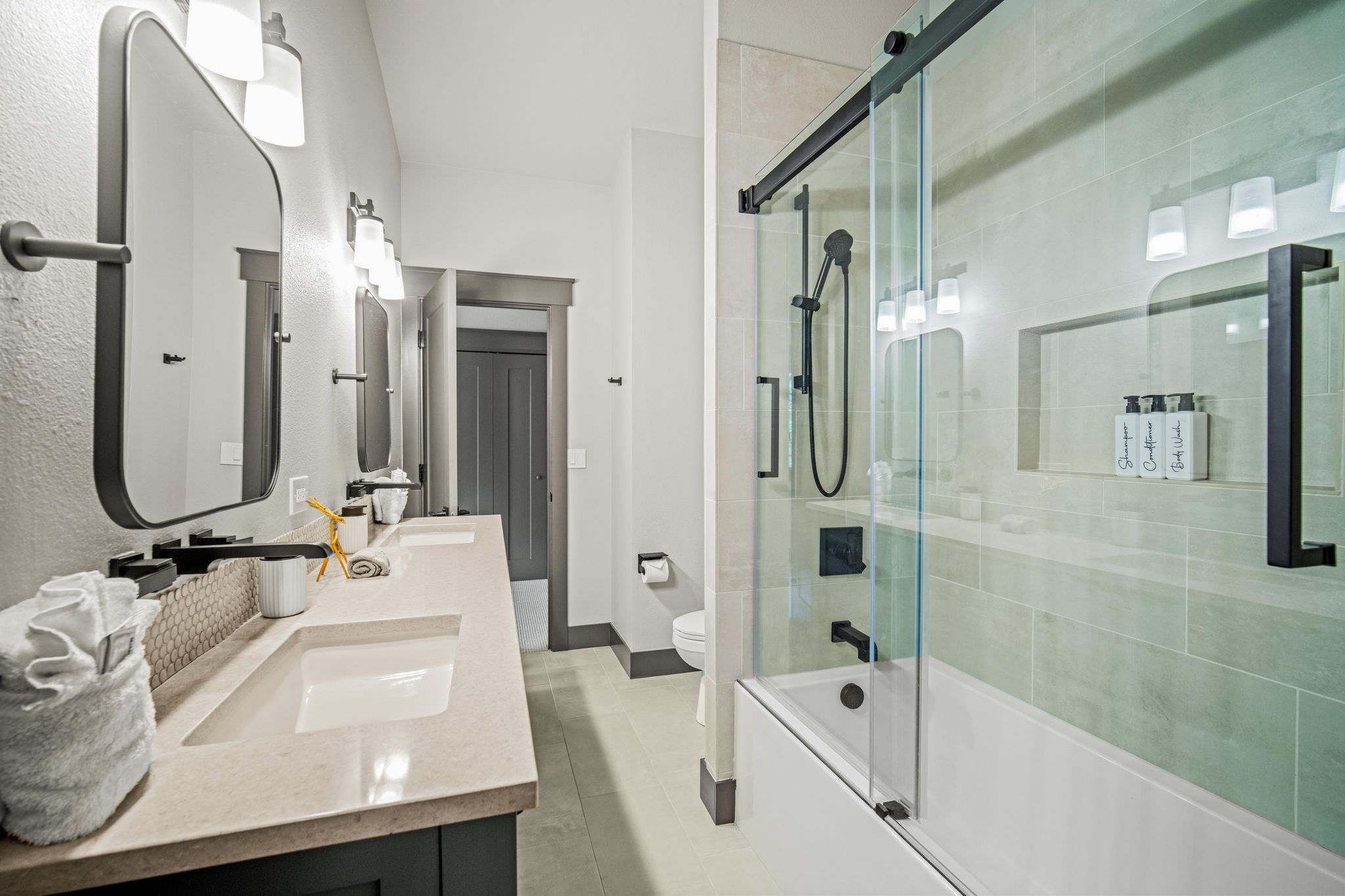 Upstairs: 6th & 7th Bedroom Jack & Jill Bath