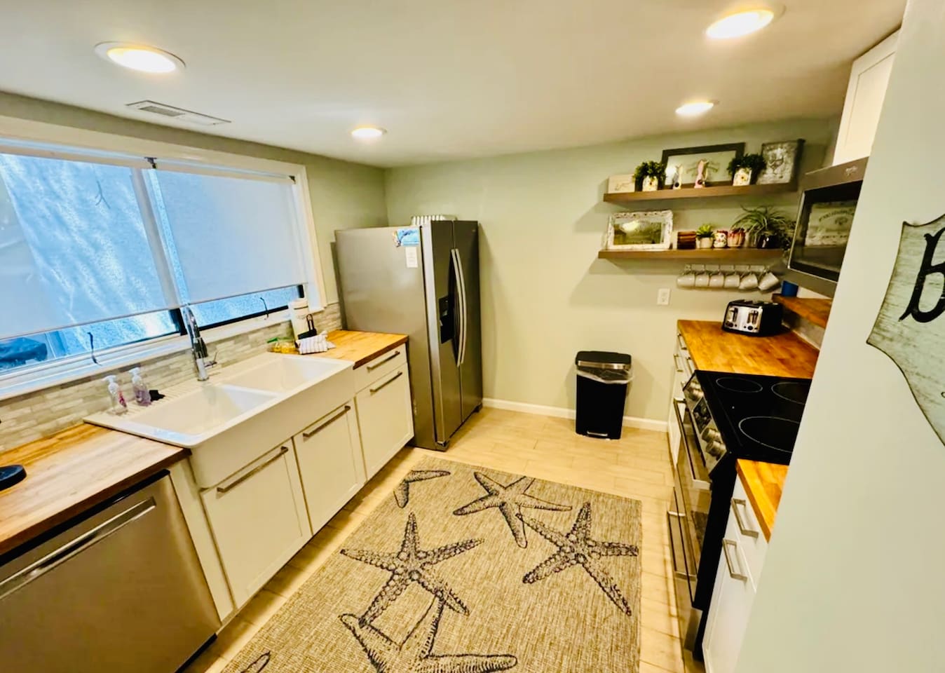 Kitchen with farmhouse sink