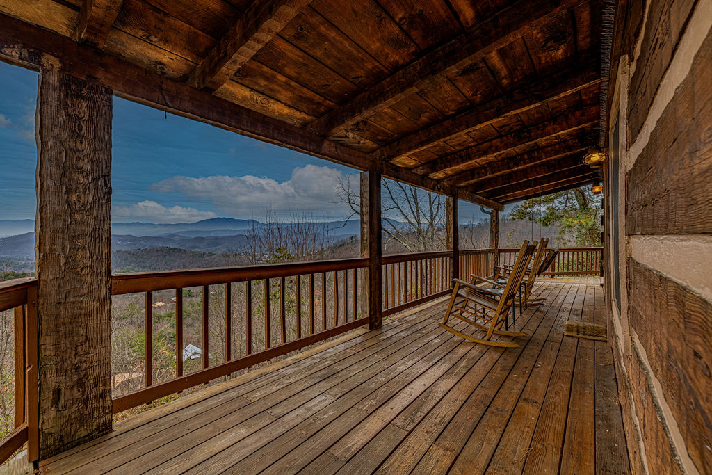 Covered deck overlooking the mountains
