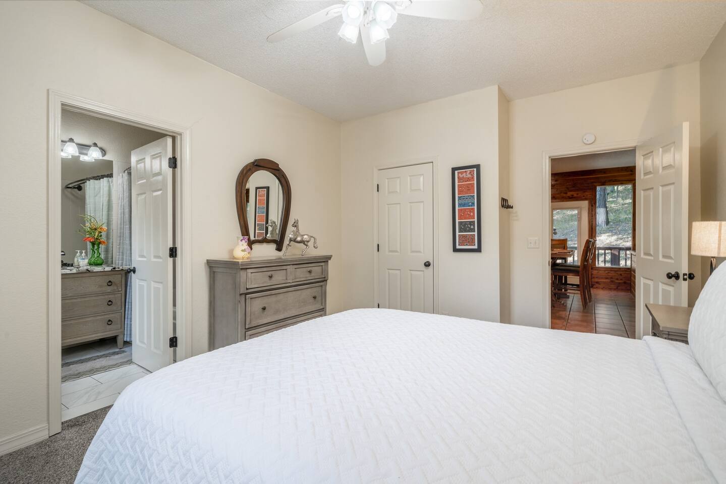 If you love horses this is your room! Luxurious linens, and pillows atop a wonderful comfortable mattress.   -Queen Bedroom (2of2) Horseshoe Queen Bedroom