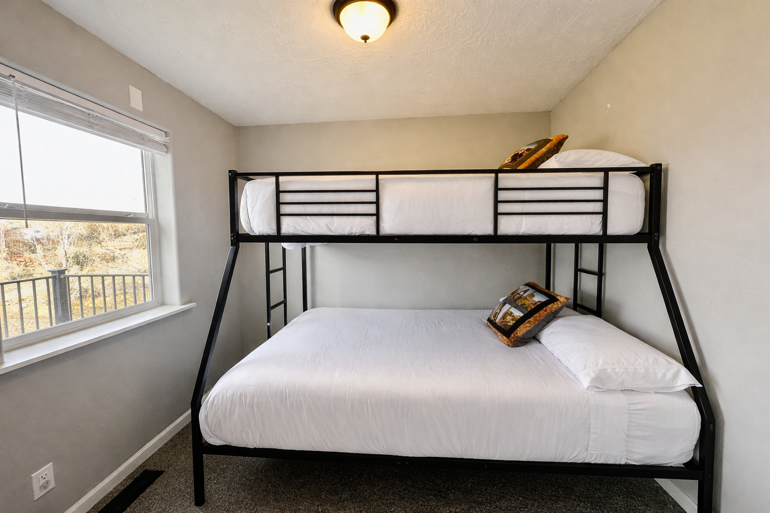 Family Suite Bunk Room Twin over Full