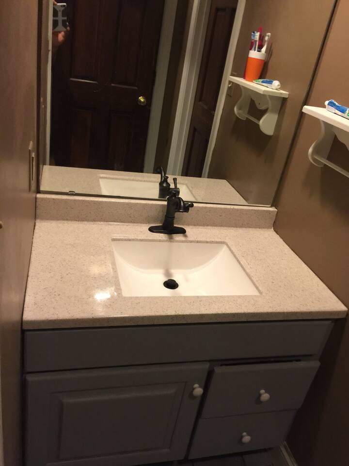 2nd Bathroom (2nd Floor) 2nd Sink which is separated by a door from the other sink & shower so folks can use this while someone else is in the shower.