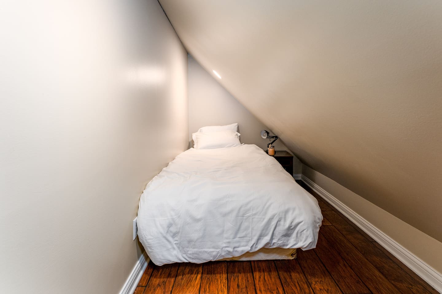 The "nook" twin xl memory foam mattress